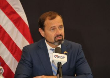 المبعوث الأمريكي (بيرلو) يهاجم الفلول .. (هناك لاعبين سلبيين جدا في السودان يؤججون الحرب)